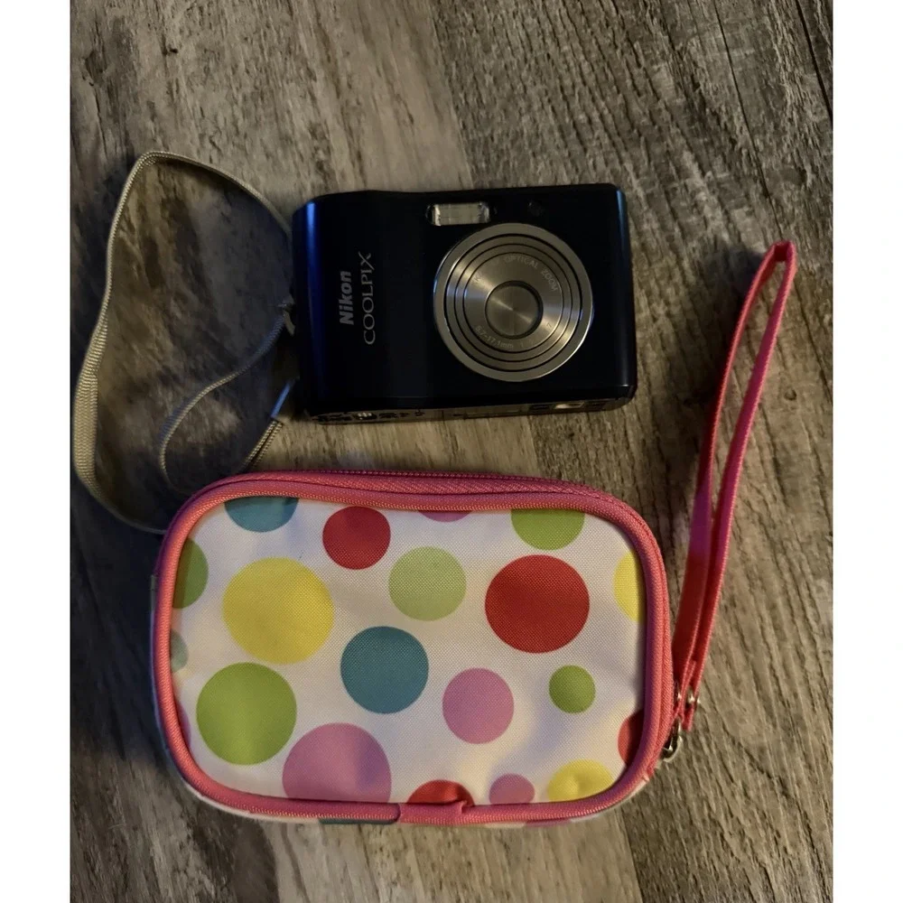 Nikon COOLPIX L18 8.0MP Digital Camera - Blue Un Tested As Is